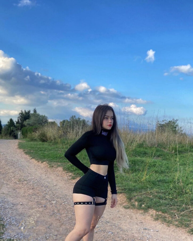 Instagram – jasmin.reyeshn – Nude Leaks