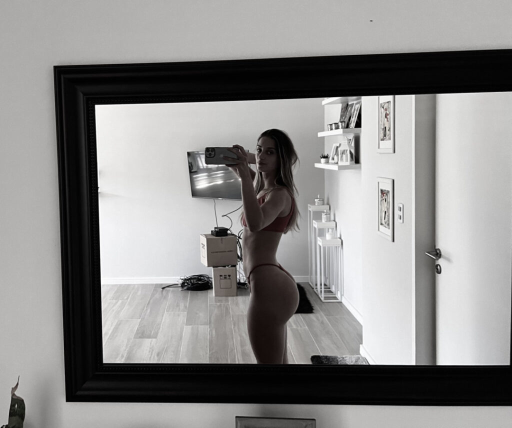 Instagram – Jazmin Peralta / jazperalta_ – Nude