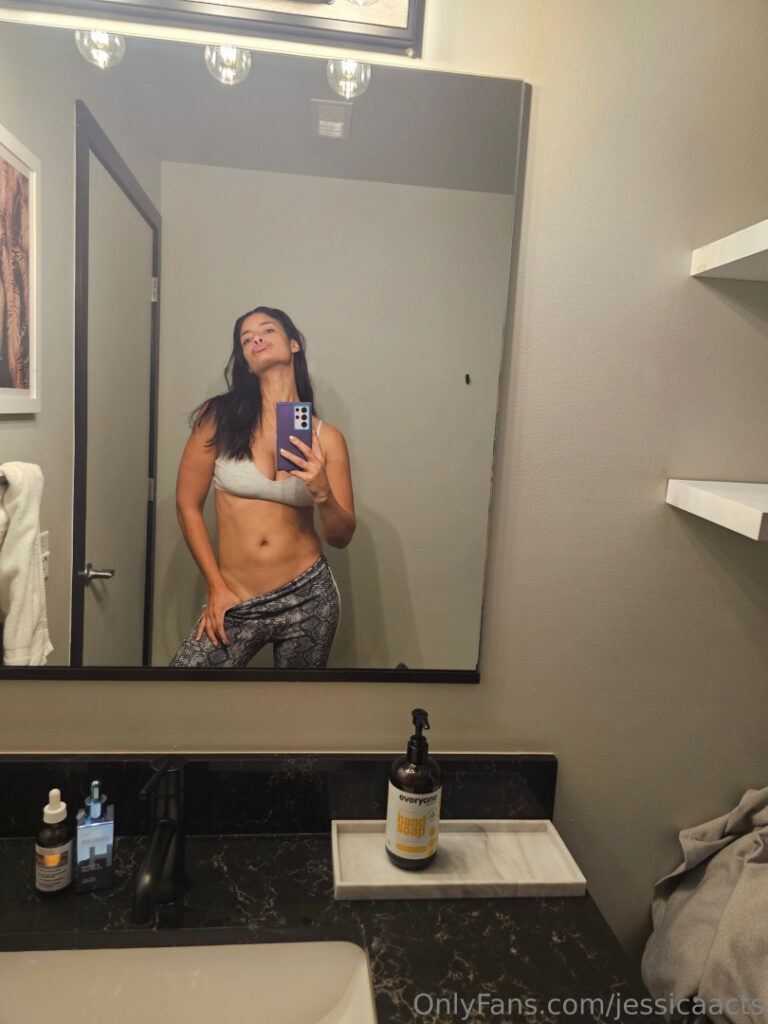 Celeb – Jessica Clark – Nude