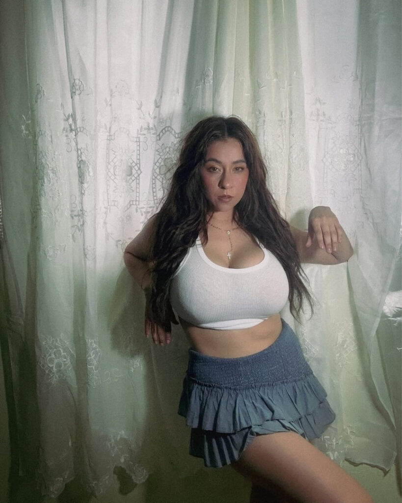 Instagram – Josahandrylia – Nude