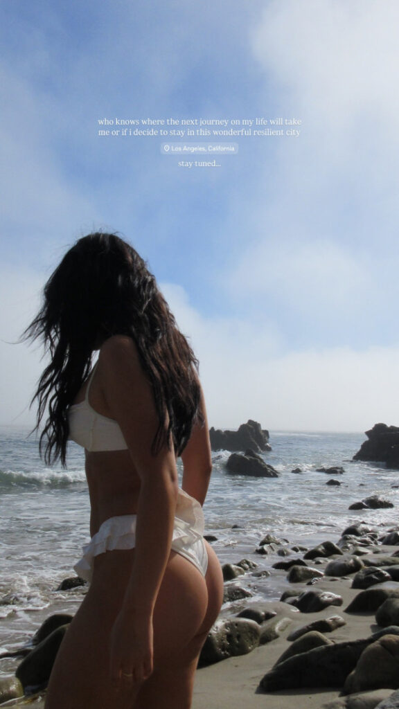 Instagram – Julia Kelly – Nude