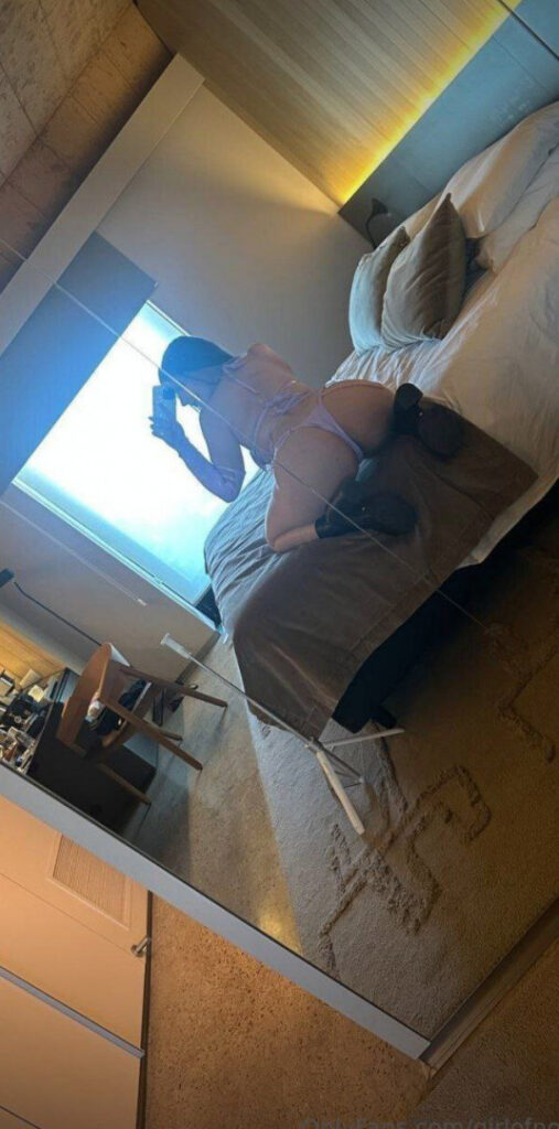 OnlyFans – TikTok – T H I C C – Julieta Allegretti – GirlofNox – Nude