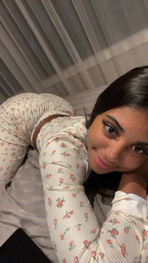 OnlyFans – TikTok – Juliethoflreal  Julieth diaz – Nude Leaks