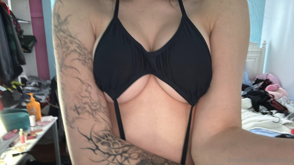 OnlyFans – TikTok – Teen – Julzzess – Nude