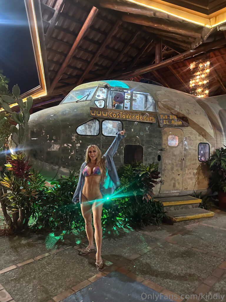 OnlyFans – Kindly Myers – Nude