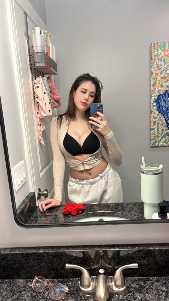 Gumroad – Filipina – Kura Onee-san – Nude