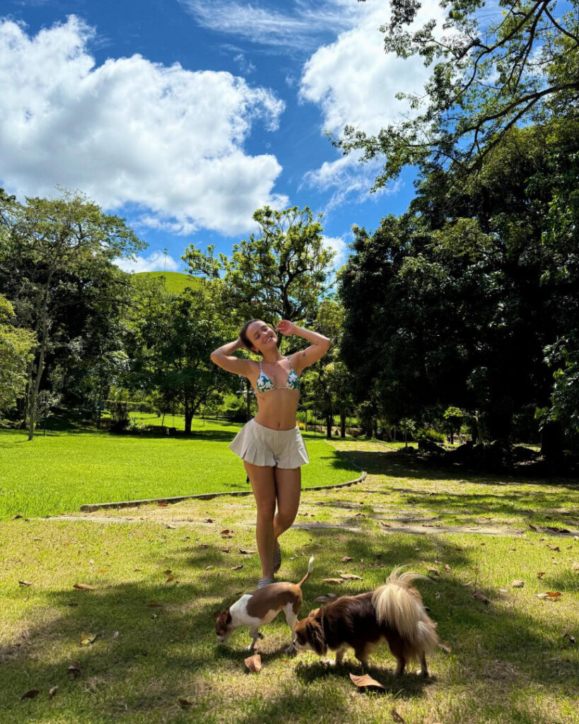 Brazil – Celeb – Larissa Manoela – Nude Leaks