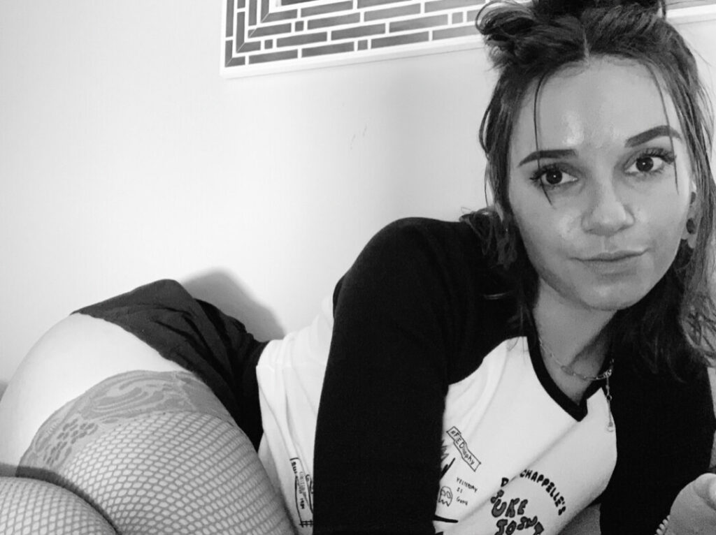 OnlyFans – Petite – Teen – Leyla Ingalls @leylaingallz – Nude Leaks