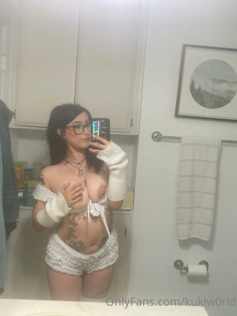 OnlyFans – LiL MiSS THiNG  kukiw0rld – Nude Leaks