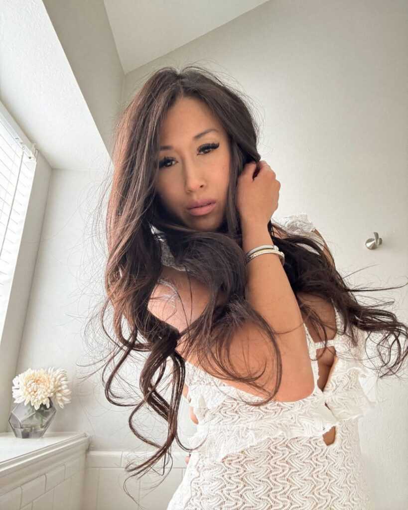 Instagram – Asian – MILF – Lily Nguyen / xolisawin – Nude Leaks