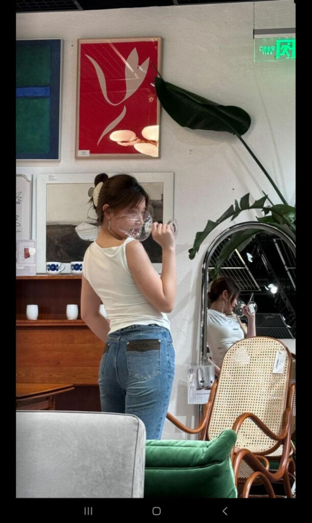 ASMR – Youtube – Lin ASMR – Nude