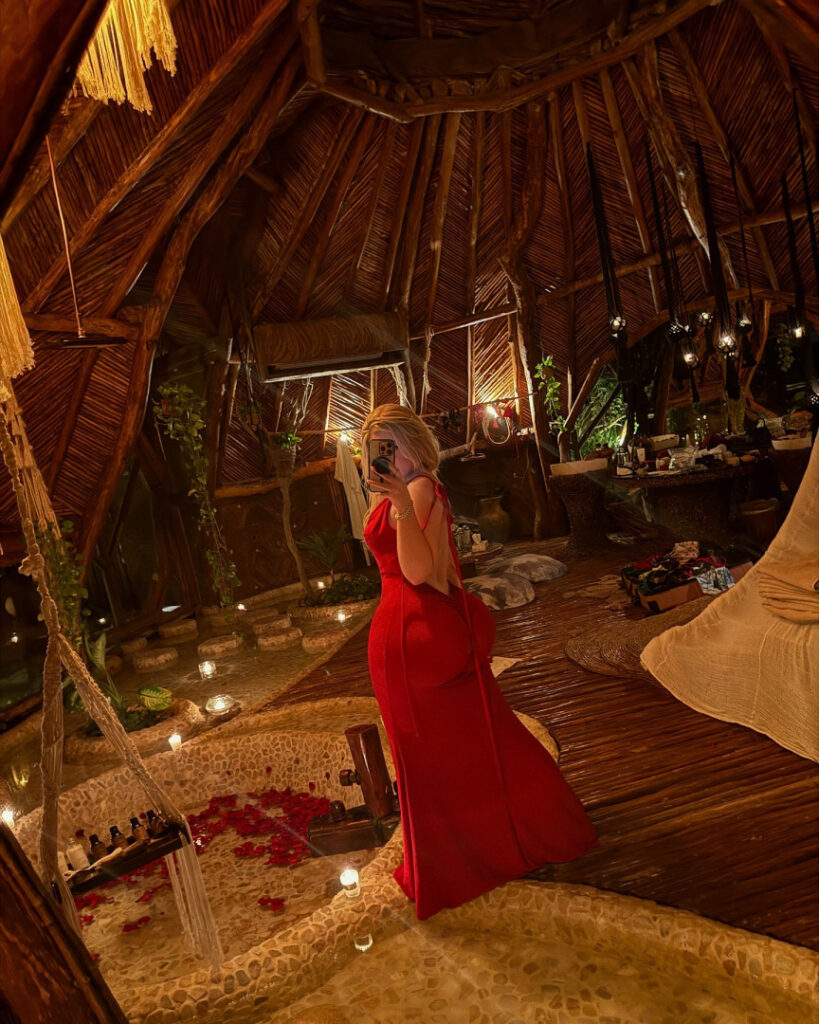 OnlyFans – Instagram – T H I C C – Lindsay Capuano – Nude