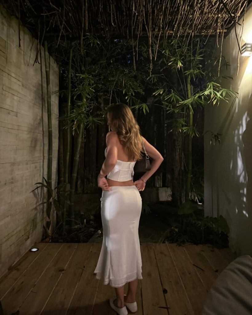 Instagram – Lola Juarez – lolaa.juarez / lolajuarez – Nude