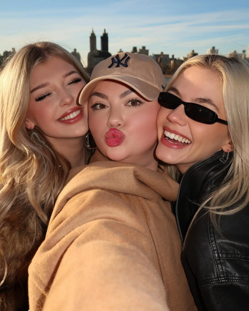 TikTok – Loren Gray – Nude