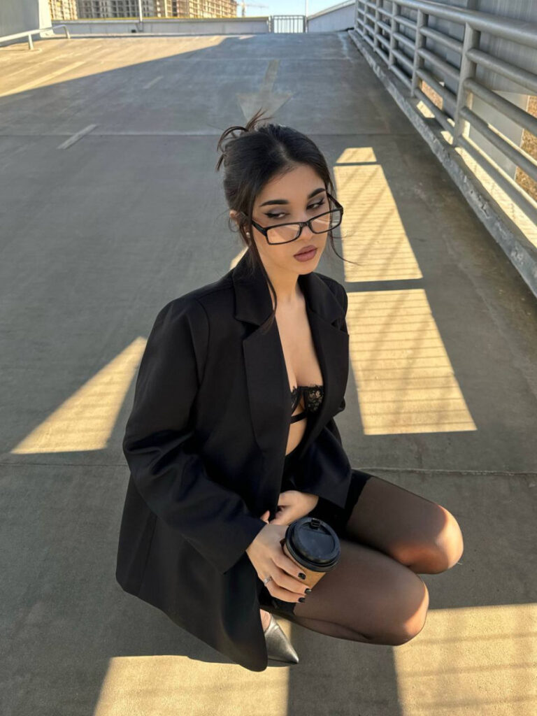 Instagram – Teen – Lydia (owlida) – Nude