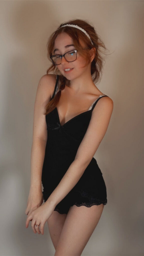 Twitch – TikTok – Teen – Lyssaurora – Nude