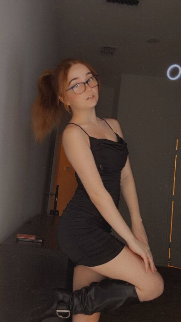 Twitch – TikTok – Teen – Lyssaurora – Nude