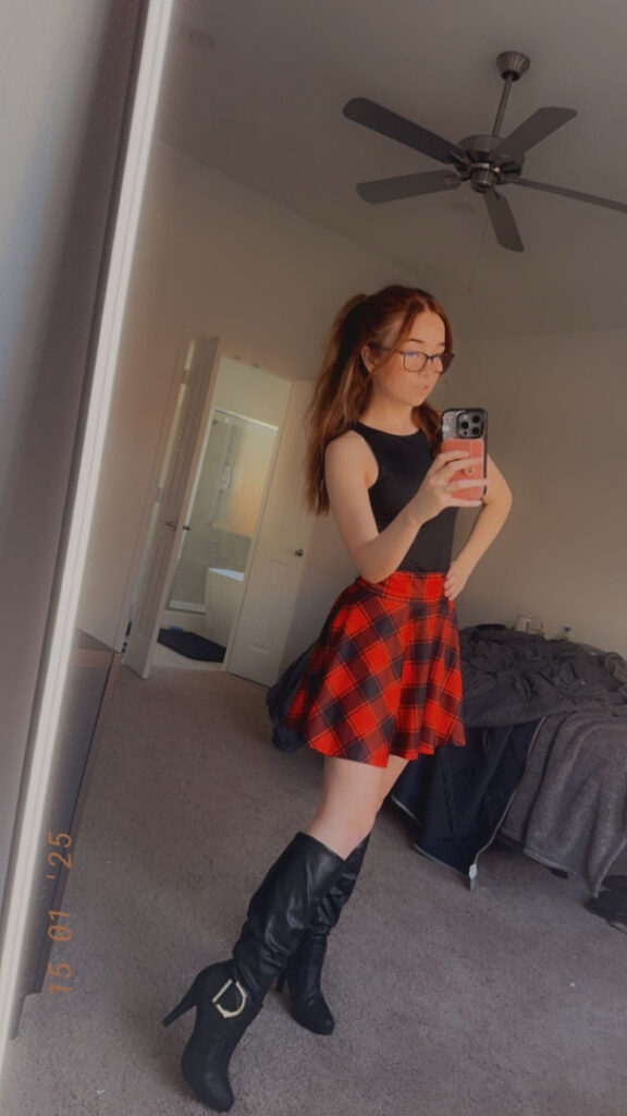 Twitch – TikTok – Teen – Lyssaurora – Nude