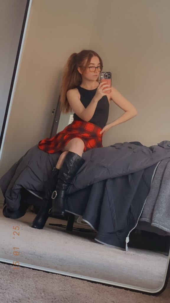 Twitch – TikTok – Teen – Lyssaurora – Nude