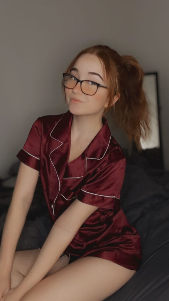 Twitch – TikTok – Teen – Lyssaurora – Nude