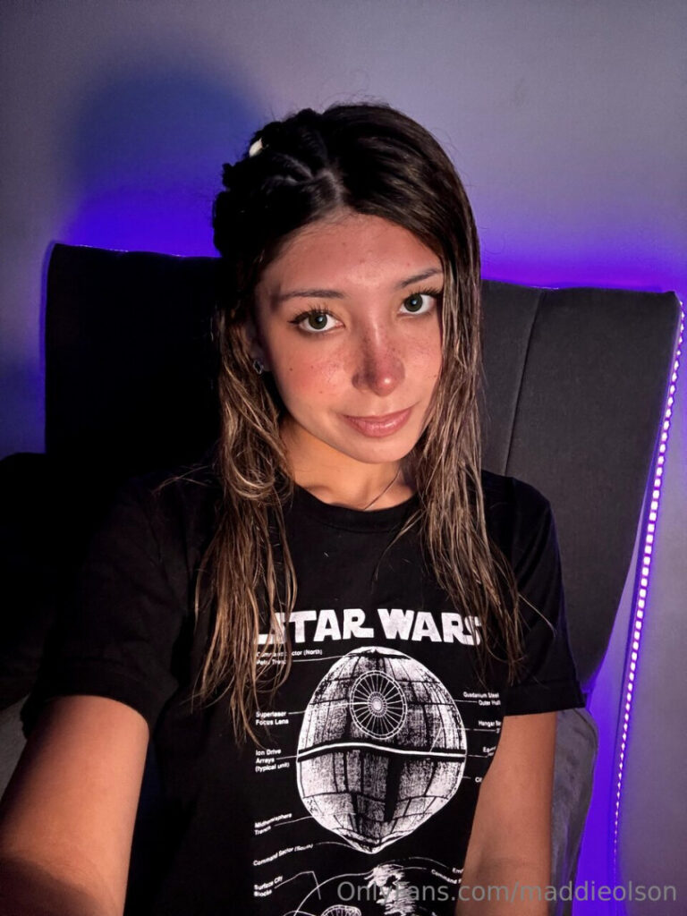 OnlyFans – Teen – Latina – Maddie Olson – Nude