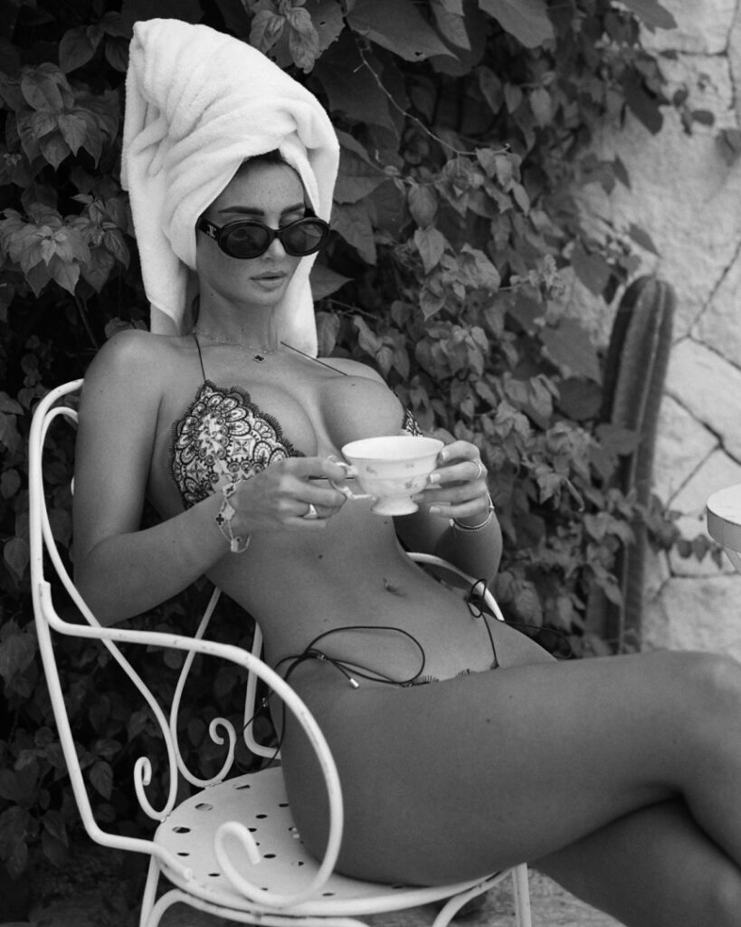 Instagram – Maddy Cheary / maddycheary – Nude