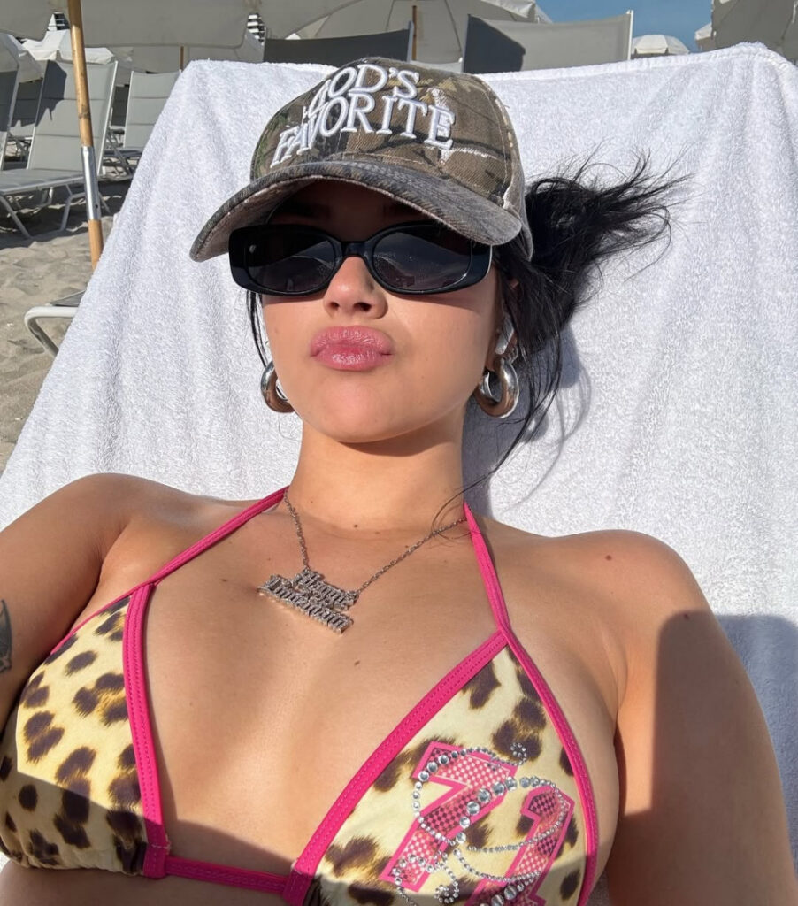 Instagram – Maggie Lindemann – Nude