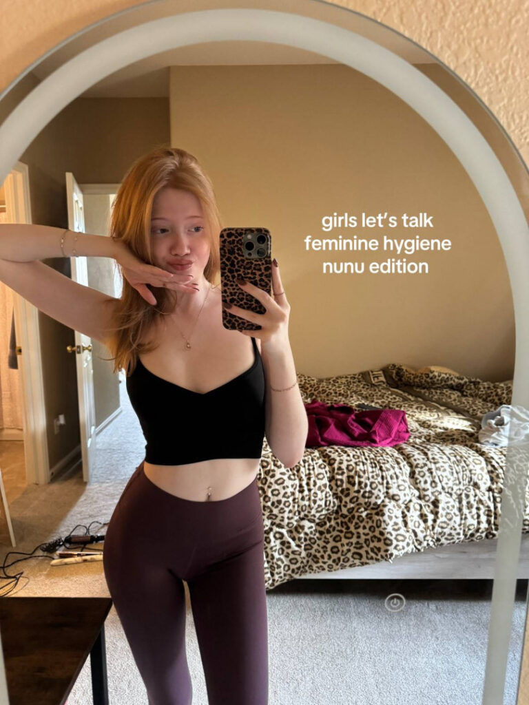 ASMR – TikTok – Instagram – Makenna Kelly / Lifewithmak – Nude