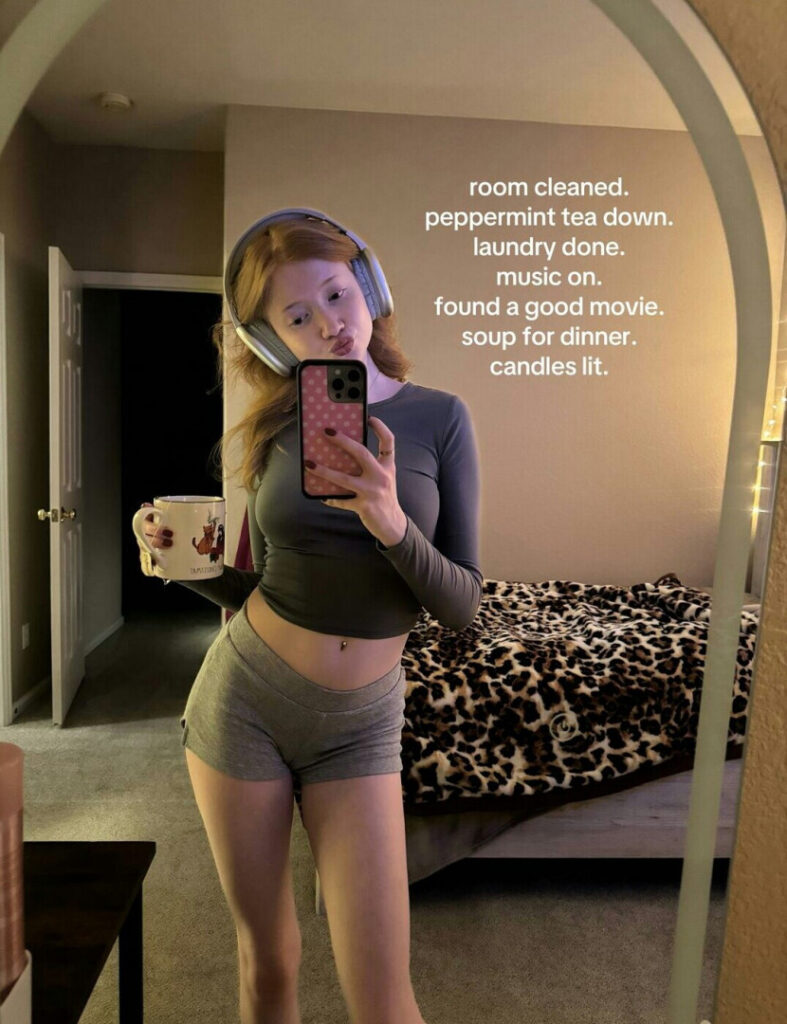 ASMR – TikTok – Instagram – Makenna Kelly / Lifewithmak – Nude