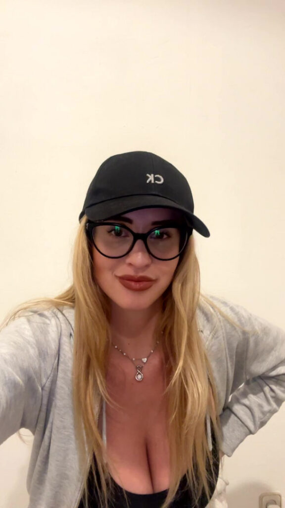 Instagram – Maria Arreghini – Nude