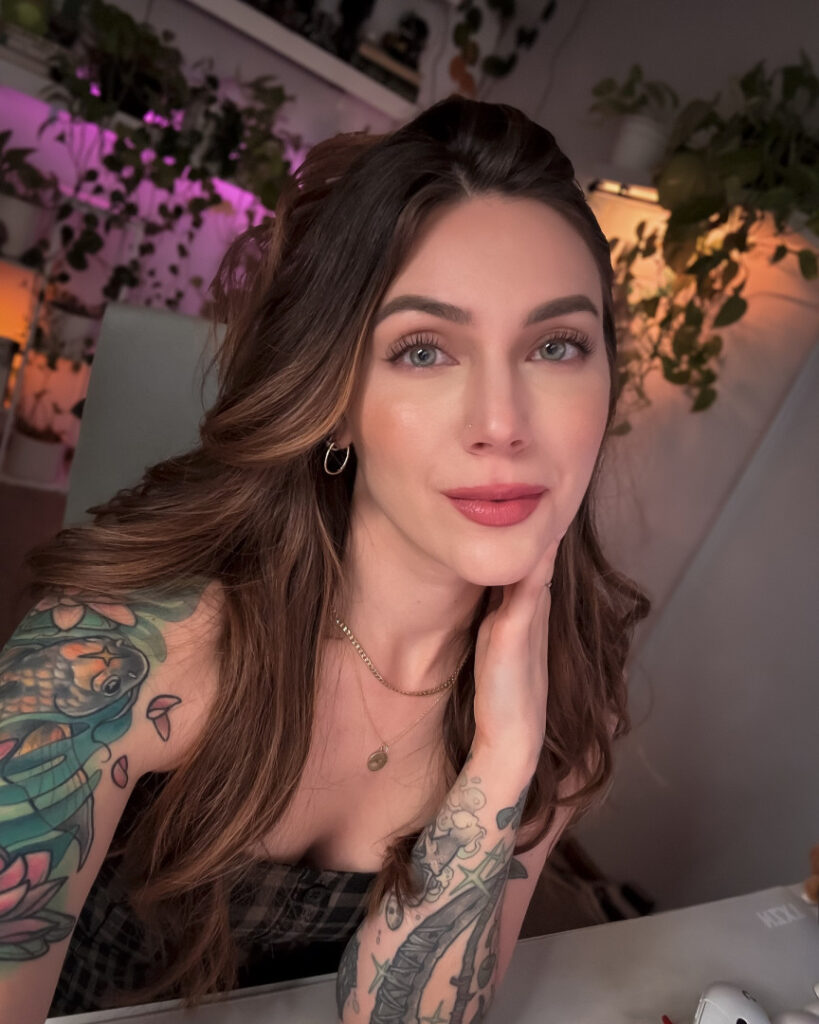 Youtube – marzz / marzzzzy – Nude