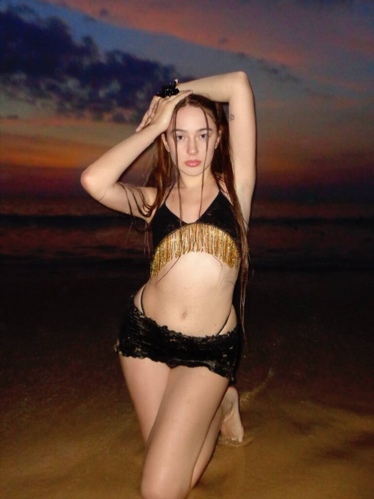 TikTok – Instagram – Maybe Baby – Nude