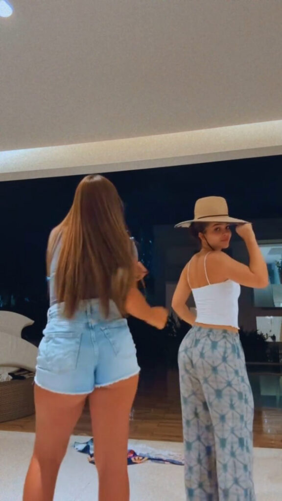 Brazil – Celeb – Mel Maia – Nude Leaks