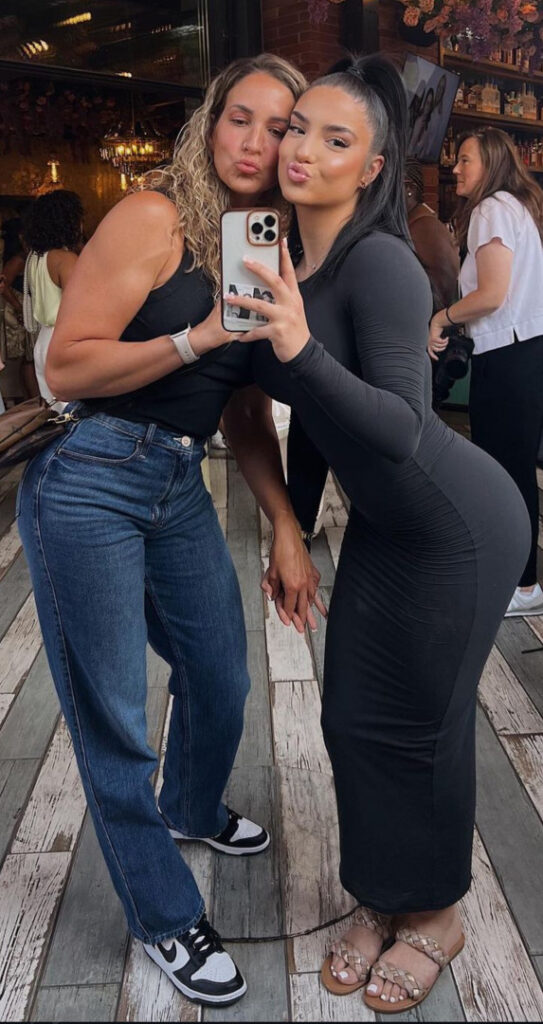 TikTok – Mia Mugs – Nude Leaks