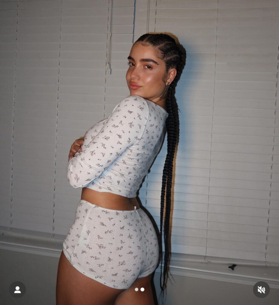 TikTok – Mia Mugs – Nude Leaks