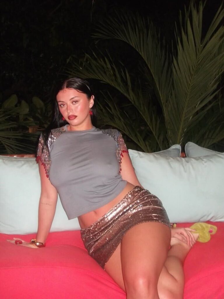 Instagram – Millie Hannah / milliehannahhh – Nude