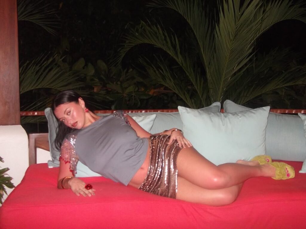 Instagram – Millie Hannah / milliehannahhh – Nude