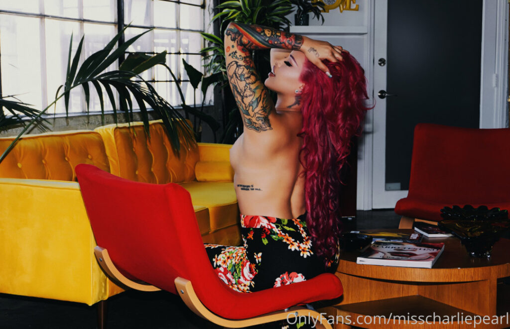 OnlyFans – T H I C C – Miss Charlie Pearl – Nude Leaks