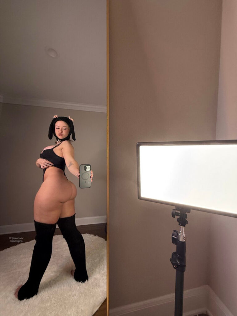 OnlyFans – T H I C C – Msjackiejane  applebottomalexis – Nude Leaks