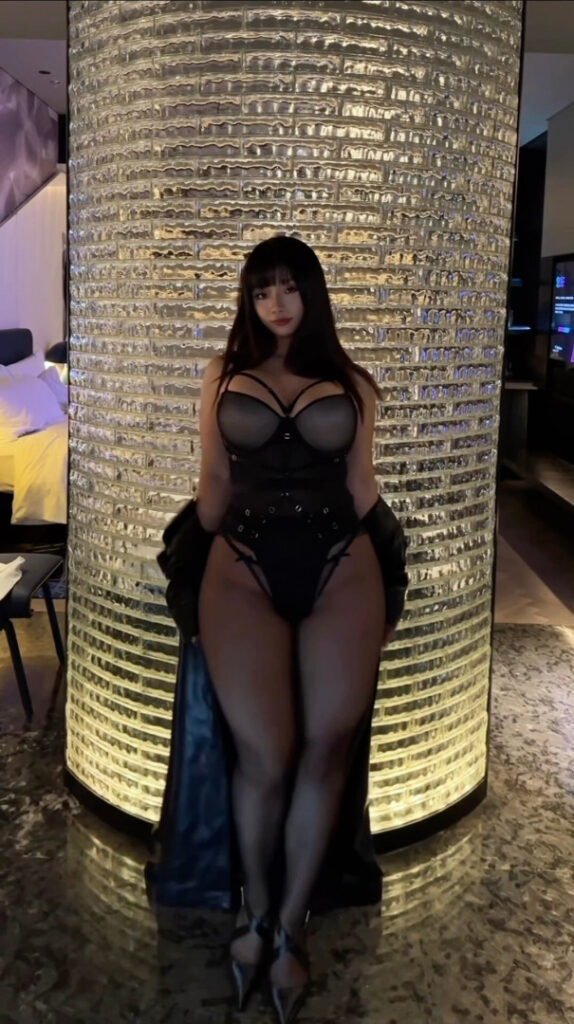 Instagram – Asian – naomiiper – Nude