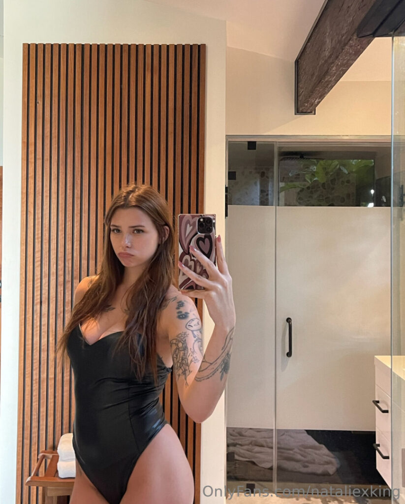 OnlyFans – Petite – Teen – Nataliexking / Bbyluckie – Nude