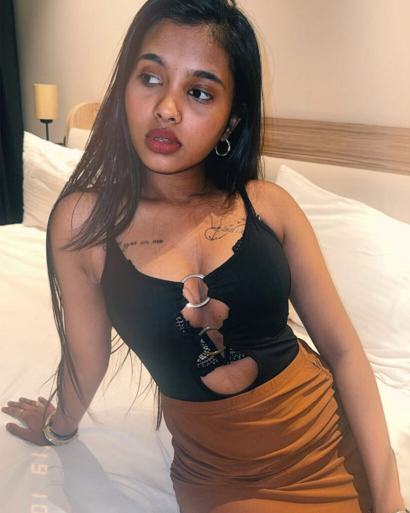 Instagram – Indian – T H I C C – Nidhi Joshi – Nude Leaks