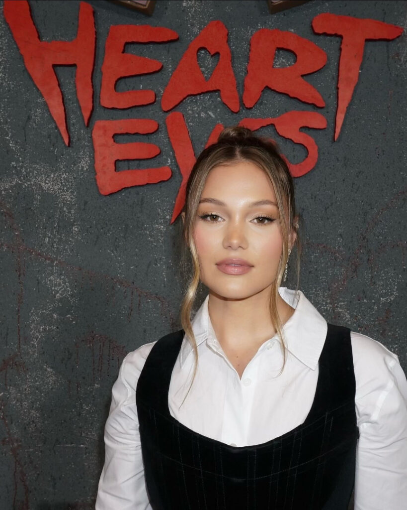 Celeb – Olivia Holt – Nude