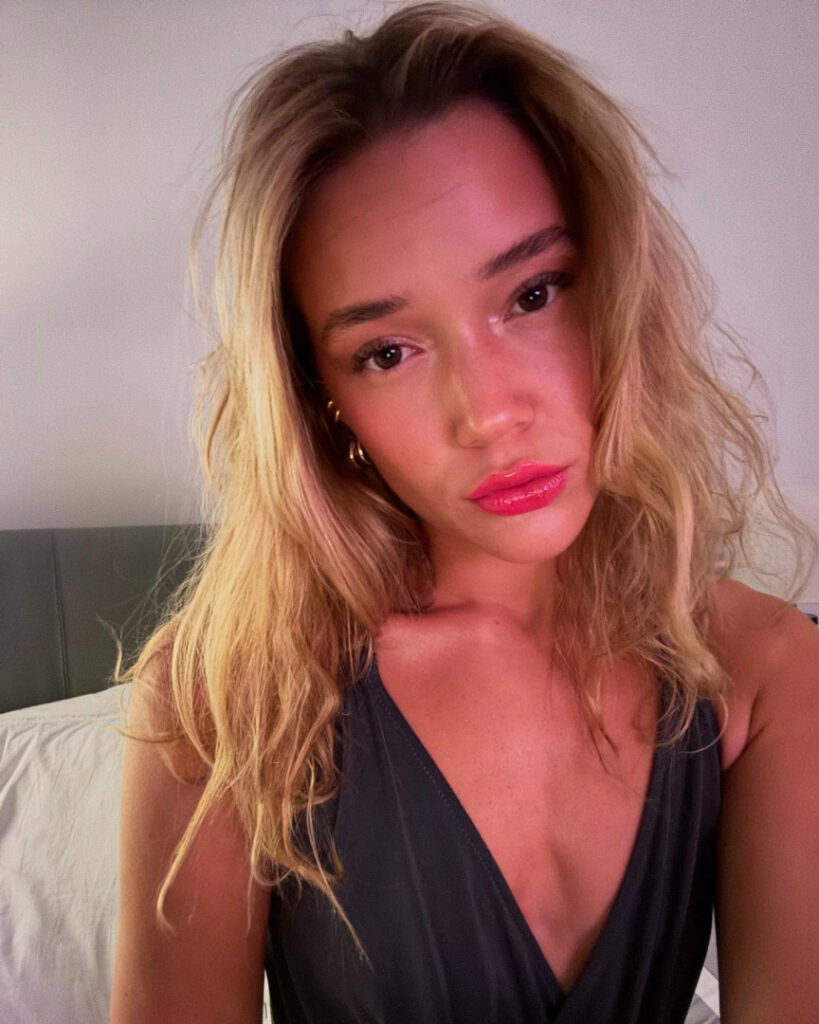 Instagram – Petite – Teen – Olivia Ponton – Nude