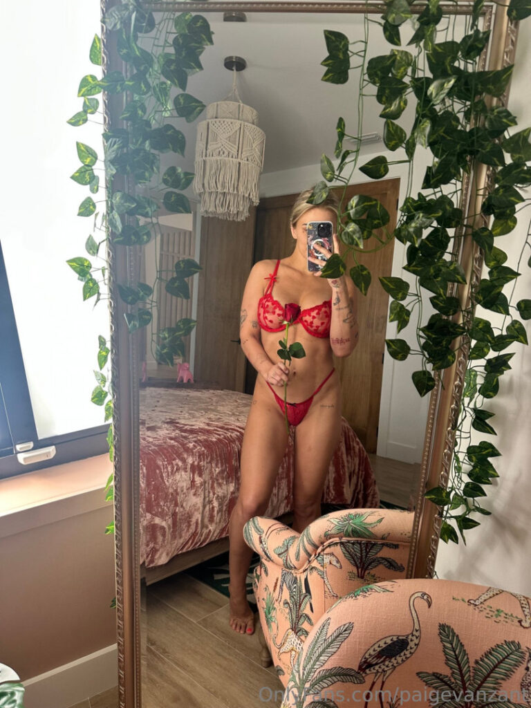 Celeb – Paige Vanzant – Nude