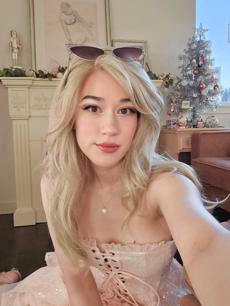 Instagram – Fansly – QueenTofu – Nude