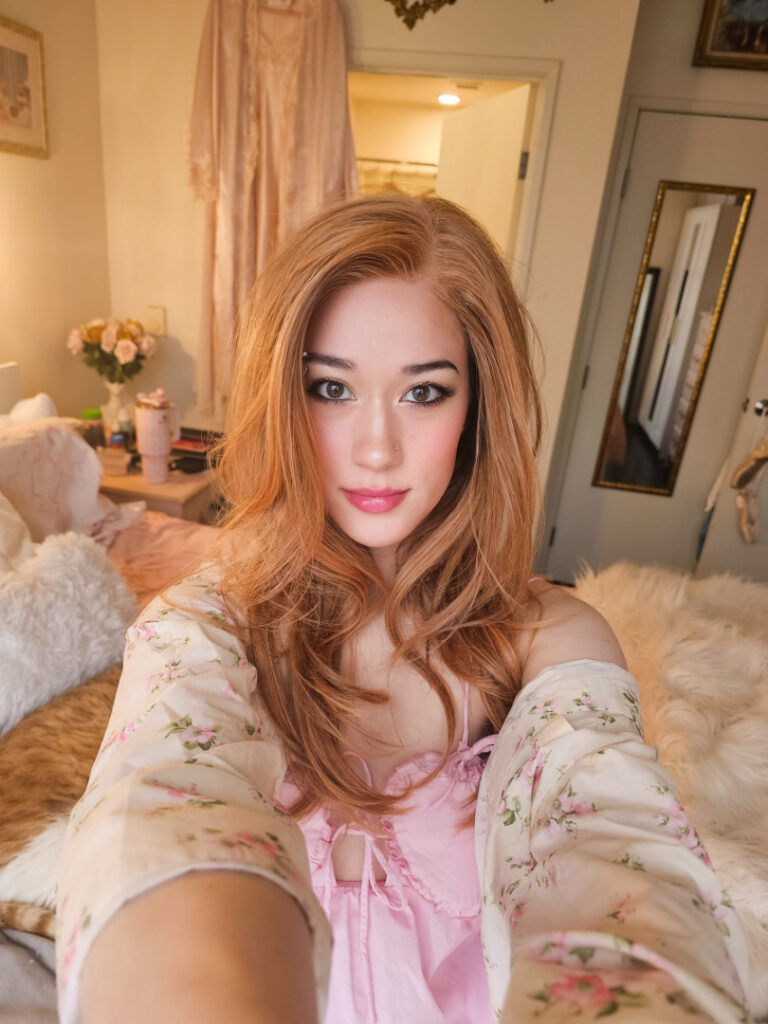 Instagram – Fansly – QueenTofu – Nude