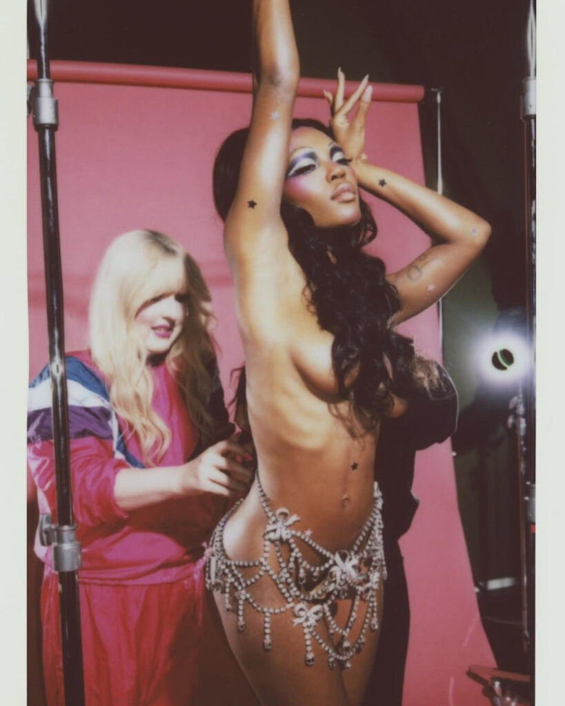 Instagram – T H I C C – Ebony – Quenlin Blackwell – Nude