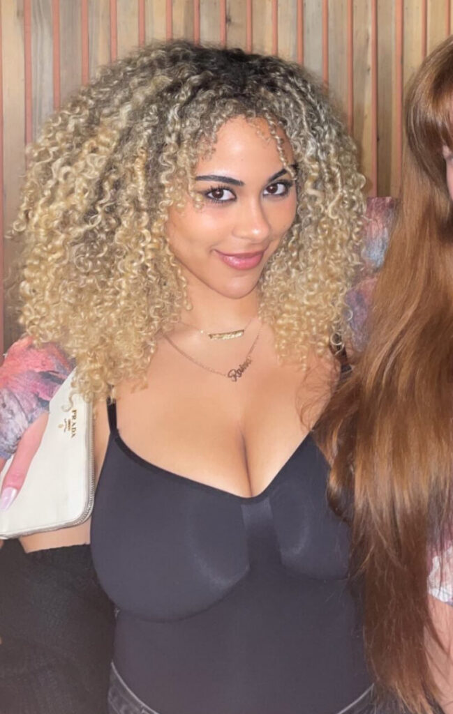 Raina Morris – Nude Leaks