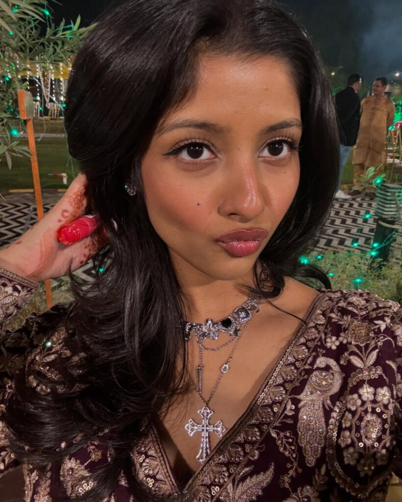 Instagram – Indian – Rashi Singh – Nude